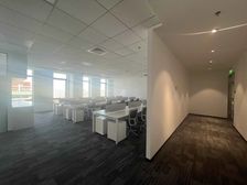 星创科技广场 精装290平米 广兰路地铁站 免租期高 落地窗