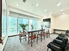 卓.越世纪200平大气前台,带家私一万二全包,双面采光视野好