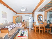 新普陀+梅陇双南两房大客厅...东边套全明..楼栋前后小花园