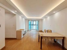 绿地滨江雅苑,三开间朝南,户型方正,采光好,一线江景,大阳台