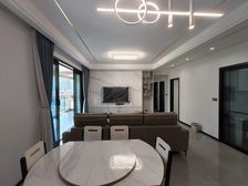 兴龙湖 置铖荣华府二期荣誉四房85.8万