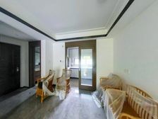 渝北版式洋房,安心急卖。带花园,钥匙在手,随时看房。