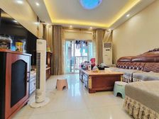 临地铁 南北通透 产权清晰 精装修 交通便利