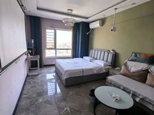 四中书,包!蓝波湾 一居室 老证 屋里东西都带,随时看