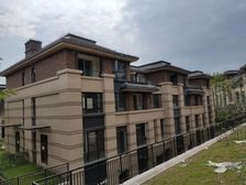 277万买 照母山联排别墅 公园围绕 带双车库