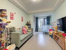 绿地海域笙晖 北区总价低,装修好,税费少。诚意出售