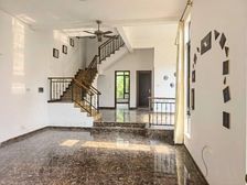 简装的双拼别墅,很安心卖,三面大花园