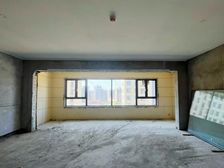 近公园近轻轨地铁.香港置地商圈旁边,省钱土建已做.来电可谈