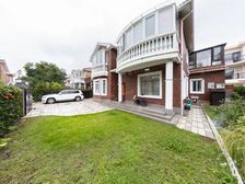 新上房源 出国诚售 送朝南大花园100平 可随时看房