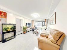 纯洋房社区 新小区 南北通透 有电梯 有车位 小三居