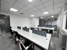 双桥2049园区 紧邻地铁 120平米 精装带家具 无