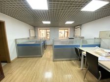 东四十条300平办公室 带家具 含发票 随时起租