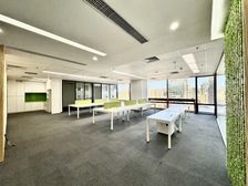 国贸甲级写字楼中层500平 5元/平/天