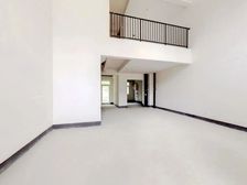 首创国际半岛别墅 4室2厅1卫 简装修 196万元