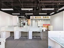 CBD朝外 临街商铺368平 层高3.5米 适合多业