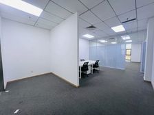 1号线传媒大学 华汇大厦 感受通惠河风景 精装修1+12