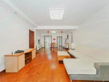 花园洋房社区,带50平大院子,有车位可按充电桩,诚售好谈价
