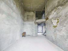 恒大一期联排别墅 大花园 一共三层 总价150万