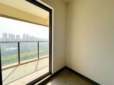 华侨城云溪别院大露台洋房急售,还送个小花园,门口商业和地铁站