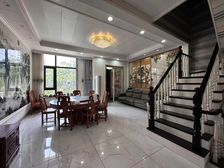 中铁琥珀湾河道景观联排别墅 豪华装修拎包入住215米220万