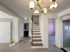 新上房源双轨地铁复试房价格可谈随时看房带充电桩。