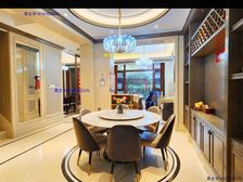 300万豪华装修联排别墅急售 拎包入住 超大使用面积 读雨欣