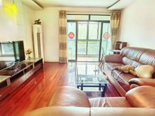 店长力荐,新上架,老业主委托,中间好楼层,赠车位,价格可谈。