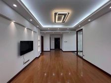 实拍图,大三房两卫书房,满五 带车位新装修没有住过人