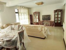 万科高尔夫三期大三房,精致保养带暖气片,老证,万科物业自营