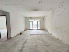 虎溪花园 4室2厅2卫 毛坯 125万元