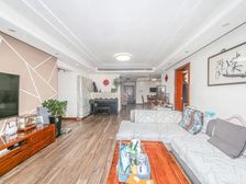 必看好房!高区板式大三房 东边套全明 带产权车位 豪装全送!