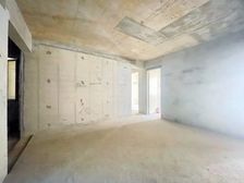 地铁口复式楼单价一万零 师大shu包 对面就是天街