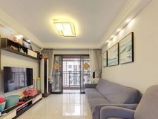 满5唯壹,房屋格局方正,一梯两户,采光好,景观好!