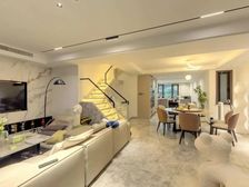 静安府边套下叠带花园+精装修带有地下室 此房精装修下叠带有