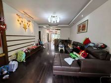 急急急 步梯中层 诚心出售价格好谈 看房有钥匙