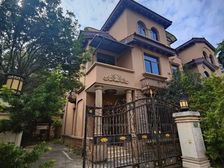 五矿哈施塔特别墅 233平6居 南向精装修 视野无遮挡