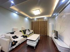 弘扬沁园,后排2居室,南北通透,全新精装,附地面产权车位!