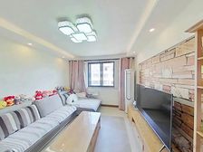 花木社区,18号线200米,满五年,次顶楼,自住精装修!