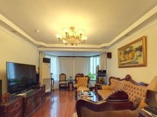 新上徐家汇中心位置 电梯小高层 一梯两户 三开间朝南 东边套