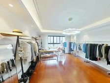 明星小区正气大三房!近18号繁荣站 万达商圈 诚意出售 !