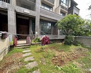 实用面积600平米 房东急售 视野开阔无挡 中心位置