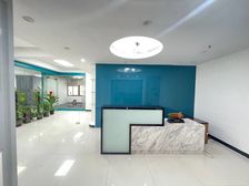 单价15急租!鸿福路口186平写字楼,带家私3隔间,随时看房