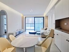 能买房绝不租房!龙湖天街旁!装修豪华保养好!!业主诚心售!