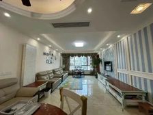 近18号繁荣站 双 品质小区 大三房 精装修 满五年!