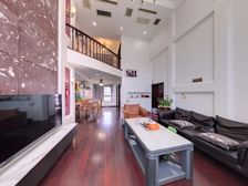 江景顶楼复式,装修花了140万,有密码看房