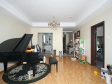 栢悦公馆 精装三房 位置安静 户型方正 中上楼层 采光刺眼