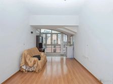 原始坡顶阁楼可储物可住人,业主已搬走精装修带软装入住