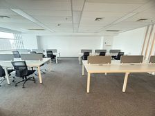 四川北路!盛邦国际!特价出租!现房301平精装修!得房率超高