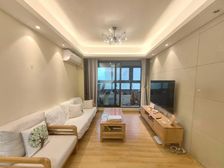 优质好房,送超大露台,精装修3房2卫,预约看房,价格可谈