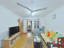 只有这一套一楼带双天井,空关有钥匙,随时可看,位置安静!!!